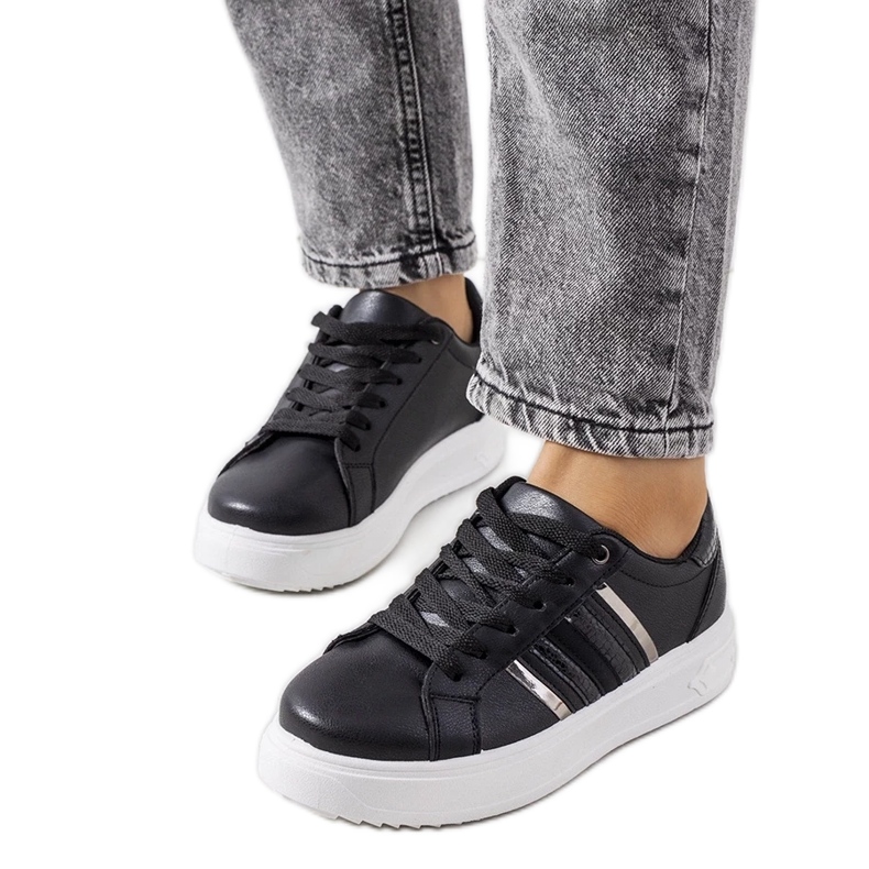 D/GMR Czarne sneakersy na platformie Goldsmi