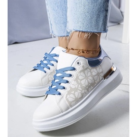 D/GMR Biało-nieieskie obuwie zdobione perforacją Erin białe