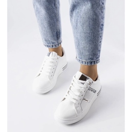 D/GMR Białe sneakersy zdobione cyrkoniami Xarles