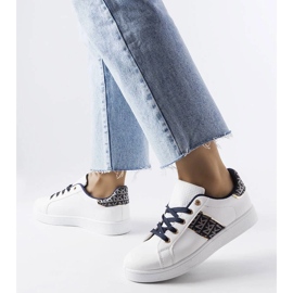 D/GMR Białe sneakersy ze zdobioną cholewką Sauriol