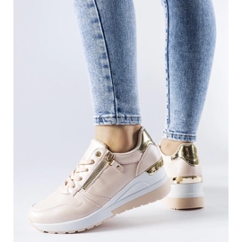 D/GMR Beżowe sneakersy zdobione zamkiem Marietta beżowy