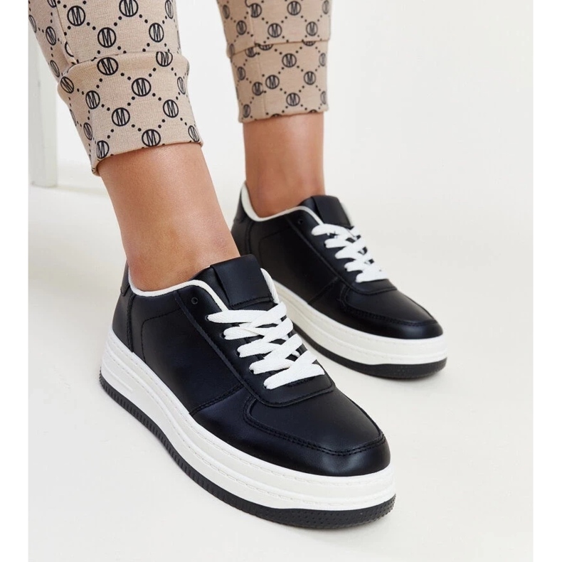 D/GMR Czarne sneakersy na platformie Cvita