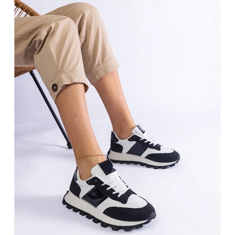 D/CEO Czarne sneakersy z widocznym protektorem Restia