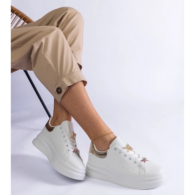 D/CEO Białe sneakersy na platformie zdobione motylkiem Aranda