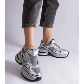 D/CEO Srebrne sneakersy na masywnej podeszwie Adoma srebrny