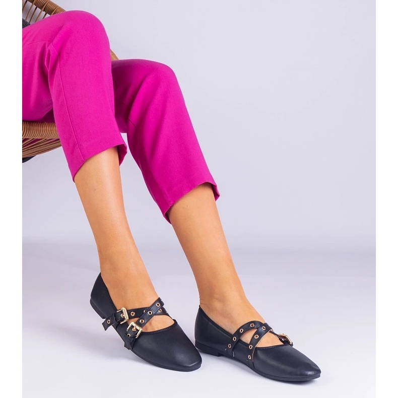 D/CEO Czarne balerinki z ekoskóry zdobione klamrami Emmarino