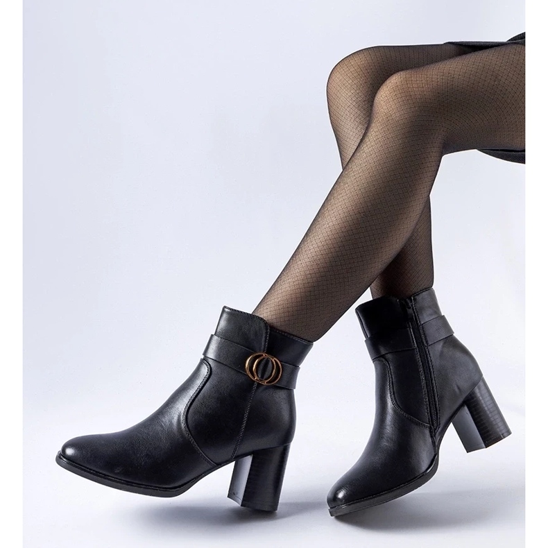 D/CEO Czarne ocieplane botki na słupku Muscoline