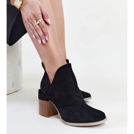 D/CEO Czarne botki asymetryczne ocieplane Nadica