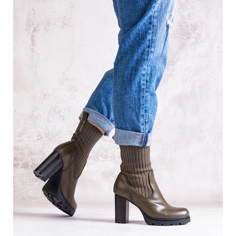 D/CEO Zielone botki na słupku z eko skóry Asera