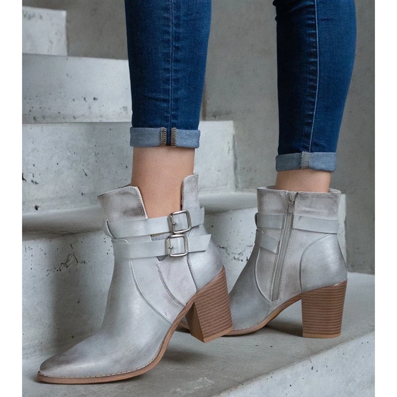 D/CEO Srebrne botki na słupku zdobione wycięciem Driss srebrny