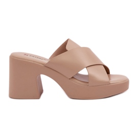 Lekkie Klapki Na Słupku Z Eko Skóry Jasnobeżowe beżowy