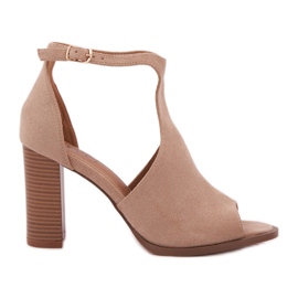 Sandały Na Słupku Z Eko Zamszu Beżowe beżowy