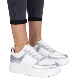 Srebrne sneakersy damskie na grubej podeszwie srebrny