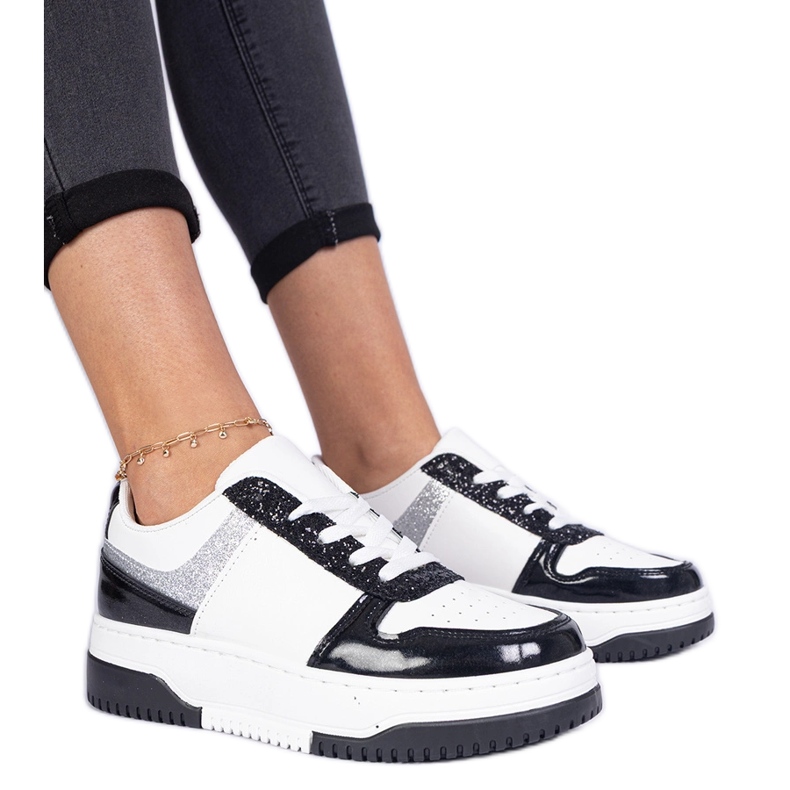 Czarne sneakersy damskie na grubej podeszwie