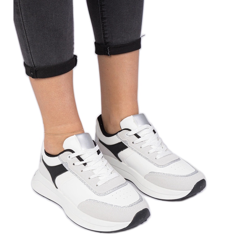 Białe sneakersy damskie z brokatem