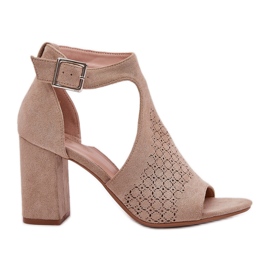 Sandały Z Ażurowym Wzorem Na Słupku Eko Zamszowe Beżowe beżowy
