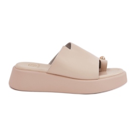 Klapki Damskie Na Platformie I Niskim Koturnie Z Ozdobnym Detalem Beżowe beżowy