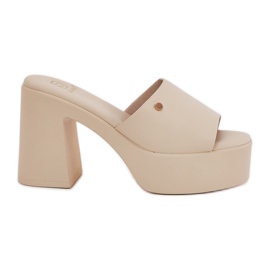 Damskie Klapki Z Eko Skóry Na Słupku I Platformie Jasnobeżowe beżowy