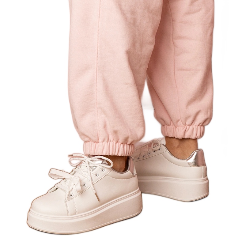 Biało-srebrne sneakersy sportowe na platformie białe