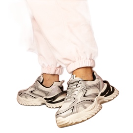 Srebrne sneakersy sportowe na grubej podeszwie srebrny