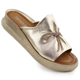 Skórzane klapki damskie na koturnie złote T.Sokolski L25-154 złoty