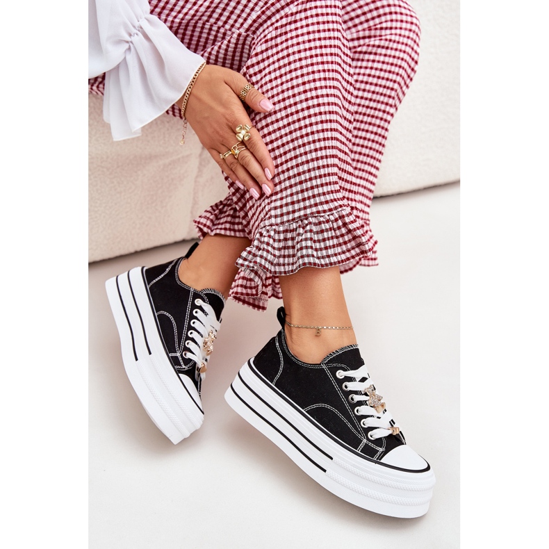 Trampki Damskie Na Platformie Ze Złotymi Przypinkami Czarne