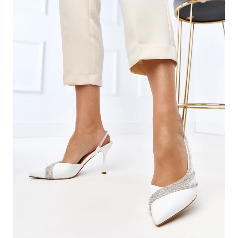 Białe sandały z odkrytą piętą z cyrkoniami Lura