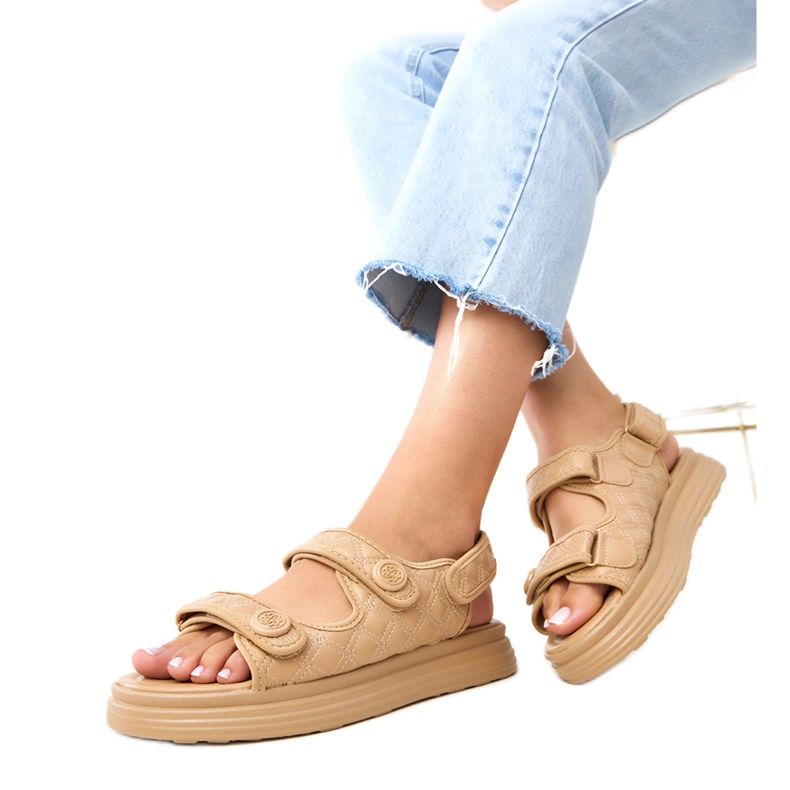 Ciemnobeżowe sandały z regulowanymi paskami Brodni brązowe