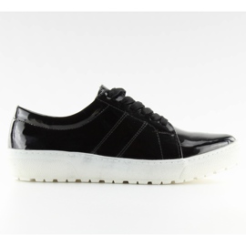 Mokasyny damskie na białej podeszwie Czarne