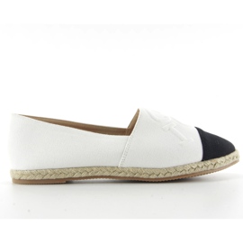 Esapdryle z tłoczonymi literkami T267 white białe