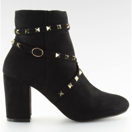 Botki Na Obcasie Z Ćwiekami Czarne F-3627