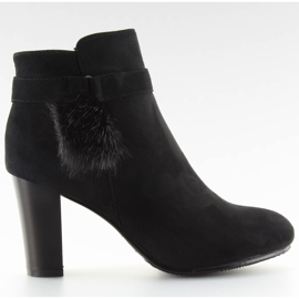 Botki z pomponem czarne H192 black