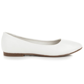 Białe baleriny damskie