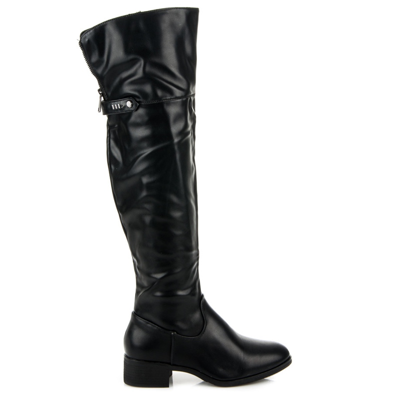 Czarne kozaki nad kolano