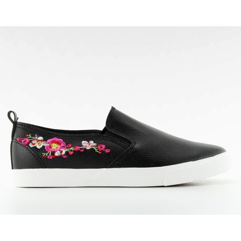 Slipony z delikatnym haftem czarne g1204a Black