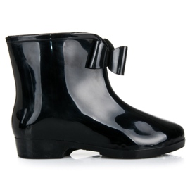 Czarne kalosze z kokardą