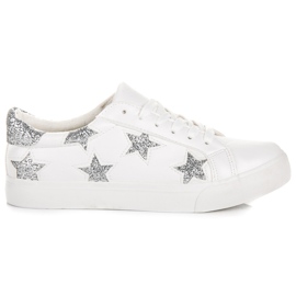 Stylowe białe trampki