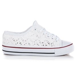 Białe koronkowe trampki