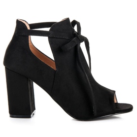 Wiązane zamszowe sandały vinceza czarne