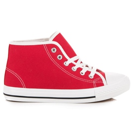 Czerwone trampki nad kostkę