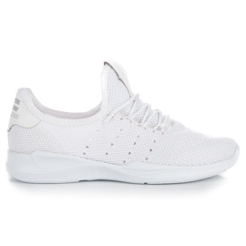 Białe wsuwane trampki