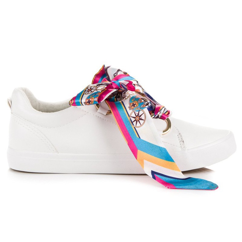 Białe wiązane trampki vices