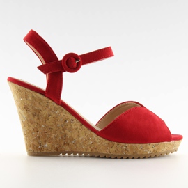 Sandałki na korkowym koturnie czerwone 3811