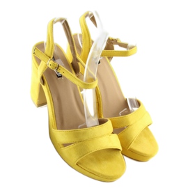 Sandałki na obcasie żółte WH-3K66-16 yellow