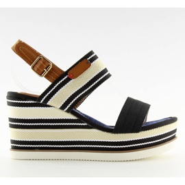 Sandałki na koturnie czarne D-37 black