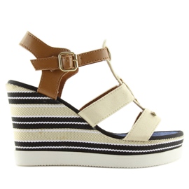 Sandałki na koturnie beżowe YQ05 Beige beżowy