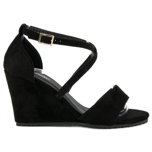 Czarne zamszowe sandały