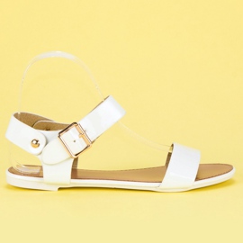 Białe sandały płaskie vices