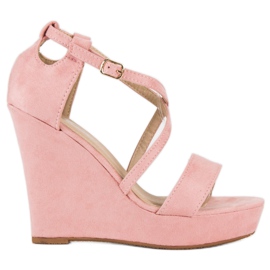 Zamszowe sandały na koturnie różowe