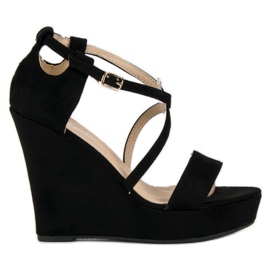 Zamszowe sandały na koturnie czarne